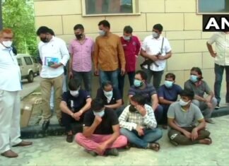 ब्लैक फंगस संक्रमण की दवा का कालाबाजारी करने वाले गिरोह का हुआ भंडाफोड़ ब्लैक फंगस संक्रमण की दवा का कालाबाजारी करने वाले गिरोह का हुआ भंडाफोड़