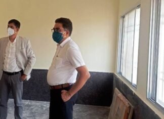 डीजे एवं कलेक्टर ने किया निर्माणाधीन ज्यूडिशियल आवासीय कॉलोनी का निरीक्षण डीजे एवं कलेक्टर ने किया निर्माणाधीन ज्यूडिशियल आवासीय कॉलोनी का निरीक्षण