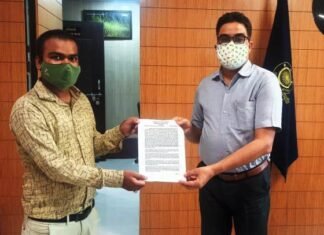 आवेदन जमा करने के कुछ घण्टों में ही नियुक्ति मिलने से गदगद हुआ सत्यनारायण आवेदन जमा करने के कुछ घण्टों में ही नियुक्ति मिलने से गदगद हुआ सत्यनारायण