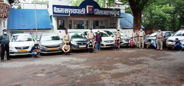 लग्जरी कार के साथ 07 आरोपी को पुलिस ने किया गिरफ्तार 