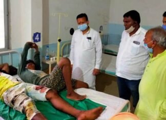 सड़क हादसे में हुई मौत पर जताया शोक,घायलों का हाल जानने पहुंचे अस्पताल-संसदीय सचिव सड़क हादसे में हुई मौत पर जताया शोक,घायलों का हाल जानने पहुंचे अस्पताल