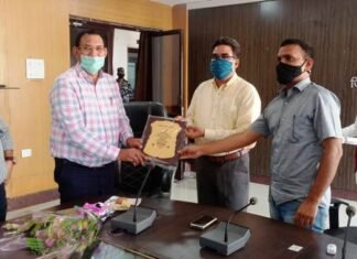 उप संचालक पशुधन विकास विभाग पांडेय की भावभीनी विदाई सिंह का हुआ स्वागत उप संचालक पशुधन विकास विभाग पांडेय की भावभीनी विदाई सिंह का हुआ स्वागत