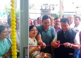 “नर सेवा-नारायण” सेवा के लिए कार्यालय का शुभारंभ पिथौरा में किया संपत ने "नर सेवा-नारायण" सेवा के लिए कार्यालय का शुभारंभ पिथौरा में किया संपत ने