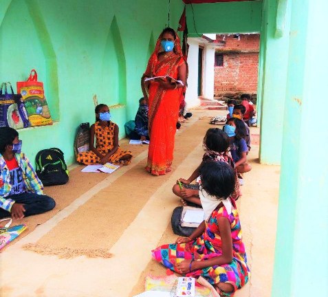  कक्षा संचालन जटिल कार्य स्कूल के कमरों के बजाय मोहल्लों में – ओम नारायण शर्मा