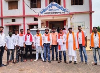 प्रतिबंधित पॉलीथिन व अमानक आकार के राष्ट्रीय ध्वज के बिक्री न हो-शिवसेना प्रतिबंधित पॉलीथिन व अमानक आकार के राष्ट्रीय ध्वज के बिक्री न हो-शिवसेना