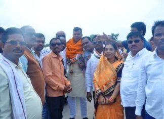 तेलघानी बोर्ड के अध्यक्ष का धार्मिक दैवीय माता तीर्थ स्थल खल्लारी में हुआ भव्य स्वागत तेलघानी बोर्ड के अध्यक्ष का धार्मिक दैवीय माता तीर्थ स्थल खल्लारी में हुआ स्वागत