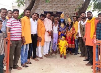 कृष्ण जन्मोत्सव पर यादव समाज ने निकाली शोभायात्रा, मटका फोड़ का हुआ आयोजन कृष्ण जन्मोत्सव पर यादव समाज ने निकाली शोभायात्रा, मटका फोड़ का हुआ आयोजन
