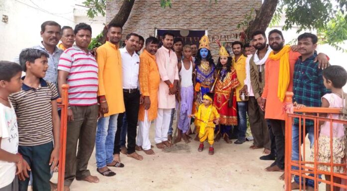 कृष्ण जन्मोत्सव पर यादव समाज ने निकाली शोभायात्रा, मटका फोड़ का हुआ आयोजन