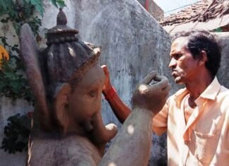 10 सितम्बर को विघ्नहर्ता घर-घर, चौक-चौराहे व् सार्वजनिक पंडालों में विराजेगें 10 सितम्बर को विघ्नहर्ता घर-घर, चौक-चौराहे व् सार्वजनिक पंडालों में विराजेगें