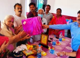 अर्धवार्षिकी पूर्ण होने पर पुष्पा शाकार मैम को दी गई आत्मीय विदाई अर्धवार्षिकी पूर्ण होने पर पुष्पा शाकार मैम को दी गई आत्मीय विदाई