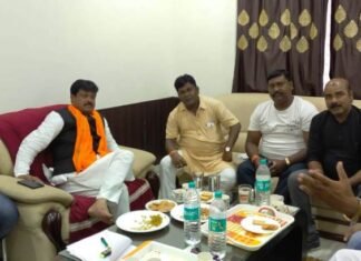 भाजपा प्रवक्ता ने नपाध्यक्ष एवं नपं अध्यक्ष से ली विकास कार्यों की जानकारी भाजपा प्रवक्ता ने नपाध्यक्ष एवं नपं अध्यक्ष से ली विकास कार्यों की जानकारी
