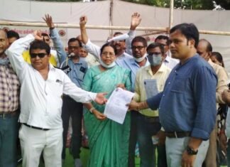 “कलम रख मशाल उठा” के तहत लंबित मांगों का निराकरण के लिए CM के नाम सौपा ज्ञापन "कलम रख मशाल उठा" के तहत लंबित मांगों का निराकरण के लिए CM के नाम ज्ञापन