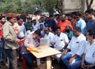 लॉटरी पद्धति से अस्थायी 54 पटाखा दुकानों का किया गया आबंटन-