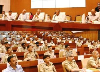 दूसरे राज्यों से आ रहे नशीले पदार्थ छत्तीसगढ़ में नहीं घुसने चाहिए-मुख्यमंत्री बघेल दूसरे राज्यों से आ रहे नशीले पदार्थ छत्तीसगढ़ में नहीं घुसने चाहिए-मुख्यमंत्री बघेल