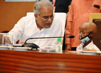 लाइलाज प्रोजेरिया बीमारी से जूझ रहे शैलेन्द्र को मिला ‘गार्ड ऑफ ऑनर‘ में स्थान लाइलाज प्रोजेरिया बीमारी से जूझ रहे शैलेन्द्र को मिला ‘गार्ड ऑफ ऑनर‘ में स्थान