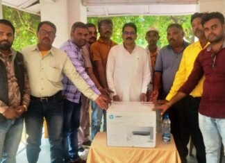 टाटा रैलिज कंपनी के आयोजको ने जताया सांसद का आभार टाटा रैलिज कंपनी के आयोजको ने जताया सांसद का आभार