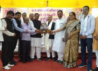 कुर्मी समाज ने संसदीय सचिव विनोद चंद्राकर का किया सम्मान कुर्मी समाज ने संसदीय सचिव विनोद चंद्राकर का किया सम्मान