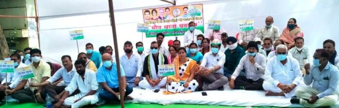 लखीमपुर खिरी घटना व् तीन कृषि काले कानून के विरोध में कांग्रेसजनो का मौन व्रत