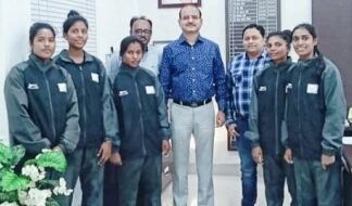 5 अंतर्राष्ट्रीय बास्केटबॉल खिलाड़ी व् कोच को बधाई एवं शुभकामनाएं दी कलेक्टर ने 5 अंतर्राष्ट्रीय बास्केटबॉल खिलाड़ी व् कोच को बधाई एवं शुभकामनाएं दी कलेक्टर ने