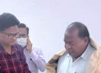 जिला आयुर्वेद अधिकारी को सेवानिवृत्ति पर दी गई भाव-भीनी विदाई जिला आयुर्वेद अधिकारी को सेवानिवृत्ति पर दी गई भाव-भीनी विदाई