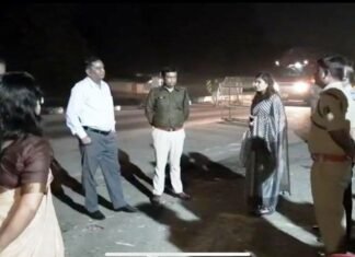 कलेक्टर व् SP ने अंतर्राज्यीय सीमा के रेहटीखोल जांच चौकी का किया निरीक्षण कलेक्टर व् SP ने अंतर्राज्यीय सीमा के रेहटीखोल जांच चौकी का किया निरीक्षण
