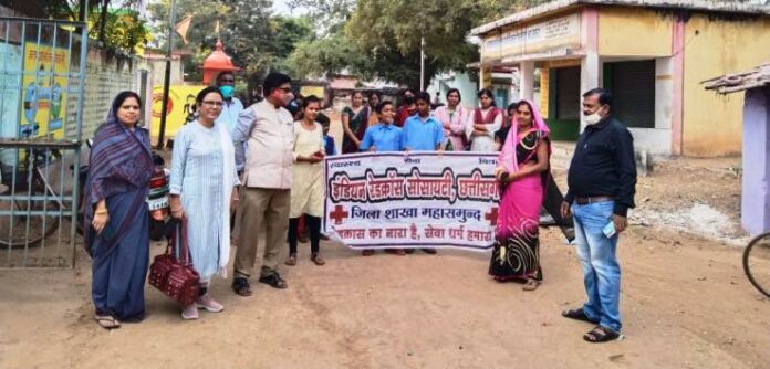 विद्यालयीन छात्र छात्राओं ने वैक्सिनेसन जागरूकता रैली निकाली