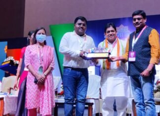 तुमगांव नगर पंचायत को स्वच्छ्ता के क्षेत्र में मिला सम्मान तुमगांव नगर पंचायत को स्वच्छ्ता के क्षेत्र में मिला सम्मान