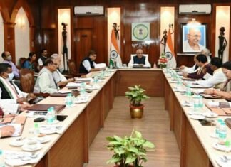 CM बघेल की अध्यक्षता में मंत्री परिषद की हुई बैठक,लिए गए कई महत्वपूर्ण निर्णय CM बघेल की अध्यक्षता में मंत्री परिषद की हुई बैठक,लिए गए कई महत्वपूर्ण निर्णय