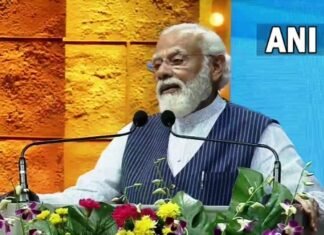 गोवा में PM मोदी ने गैस-इन्सुलेट सबस्टेशन सहित कई विकास योजनाओं का उद्घाटन किया गोवा में PM ने गैस इन्सुलेट सबस्टेशन व् अन्य विकास योजनाओं का किया उद्घाटन