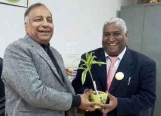 क्रय विक्रय आमदनी खर्चा का ज्ञान गणित में ही संभव है-डॉ एमपी सिंह क्रय विक्रय आमदनी खर्चा का ज्ञान गणित में ही संभव है-डॉ एमपी सिंह