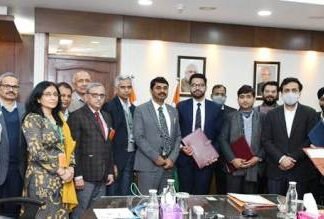 अत्यधिक ठंडी मौसम वस्त्र प्रणाली की तकनीक सौंपी पांच भारतीय कंपनियों को DRDO ने अत्यधिक ठंडी मौसम वस्त्र प्रणाली की तकनीक सौंपी पांच भारतीय कंपनियों को