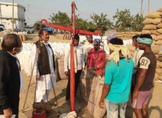 सहकारिता मंत्री ने धान उपार्जन केन्द्र भगतदेवरी का किया औचक निरीक्षण प्रदेश में किसानों ने अबतक 13.64 लाख मीटरिक टन से अधिक बेचा धान