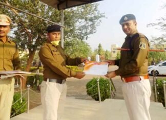 “स्पंदन अभियान” के तहत जवानों से रूबरू हुए पुलिस अधीक्षक दिव्यांग पटेल "स्पंदन अभियान" के तहत जवानों से रूबरू हुए पुलिस अधीक्षक दिव्यांग पटेल