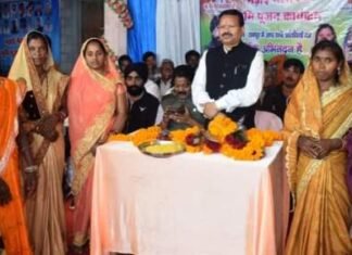 क्षेत्र का सर्वांगीण विकास कराना पहली प्राथमिकता-संसदीय सचिव-विनोद चंद्राकर क्षेत्र का सर्वांगीण विकास कराना पहली प्राथमिकता-संसदीय सचिव-विनोद चंद्राकर