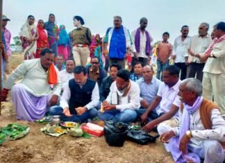 संसदीय सचिव ने कहा सिंघोरी के घरों में जल्द ही नल के माध्यम से मिलेगा साफ पानी संसदीय सचिव ने कहा सिंघोरी के घरों में जल्द ही नल के माध्यम से मिलेगा साफ पानी