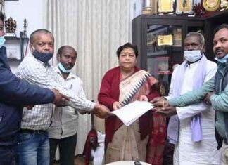 रौतिया समाज के प्रतिनिधिमण्डल ने राज्यपाल से की मुलाकात रौतिया समाज के प्रतिनिधिमण्डल ने राज्यपाल से की मुलाकात