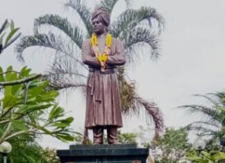 छात्रों व सामाजिक कार्यकर्ताओ ने मनाई स्वामी विवेकानंद की जयंती छात्रों व सामाजिक कार्यकर्ताओ ने मनाई स्वामी विवेकानंद की जयंती