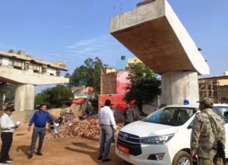 तुमगांव ओवरब्रिज के निर्माणकार्य का निरीक्षण किया कलेक्टर ने तुमगांव ओवरब्रिज के निर्माणकार्य का निरीक्षण किया कलेक्टर ने