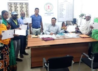 राजीव गांधी आश्रय योजना के तहत 6 हितग्राहियों को मिला पट्टा राजीव गांधी आश्रय योजना के तहत 6 हितग्राहियों को मिला पट्टा