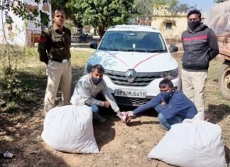 कोमाखान पुलिस ने गांजा तस्करी मामले में दो युवक को किया गिरफ्तार कोमाखान पुलिस ने गांजा तस्करी मामले में दो युवक को किया गिरफ्तार