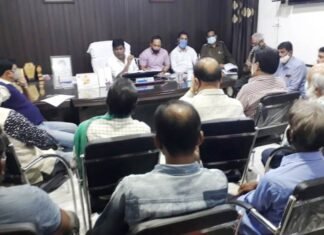 अधिक कीमत में सामग्री बेचने वाले दुकानें अब होगी सील,पालिका व् प्रशासन का निर्यण अधिक कीमत में सामग्री बेचने वाले दुकानें अब होगी सील,पालिका व् प्रशासन का निर्यण