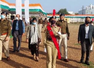 गणतंत्र दिवस समारोह के अंतिम अभ्यास का किया निरीक्षण कलेक्टर व् एसपी ने गणतंत्र दिवस समारोह के अंतिम अभ्यास का किया निरीक्षण कलेक्टर व् एसपी ने
