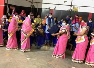 सफाई मित्रों का सम्मान कम्बल भेंट कर माहेश्वरी महिला संगठन ने किया सफाई मित्रों का सम्मान कम्बल भेंट कर माहेश्वरी महिला संगठन ने किया