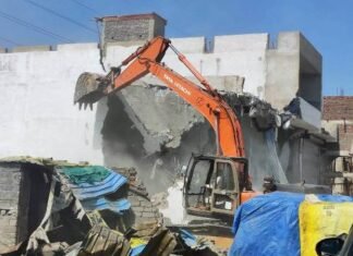 नवा रायपुर से लगे गांवो में अवैध निर्माण व् अतिक्रमण पर की गई कार्रवाई नवा रायपुर से लगे गांवो में अवैध निर्माण व् अतिक्रमण पर की गई कार्रवाई