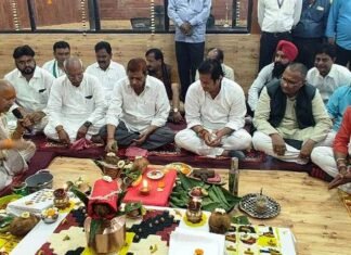 केबिनेट मंत्री मो. अकबर ने ट्रक मालिक संघ कार्यालय का किया उद्घाटन केबिनेट मंत्री मो. अकबर ने ट्रक मालिक संघ कार्यालय का किया उद्घाटन