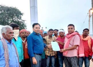 अऋणी किसान को सहकारी समितियों से नगद में उर्वरक देने के लिए सौपा ज्ञापन अऋणी किसान को सहकारी समितियों से नगद में उर्वरक देने के लिए सौपा ज्ञापन