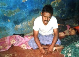 पति पत्नी में मुर्गा व शराब को लेकर हुआ विवाद,पत्नी की हत्या कर पति गया जेल पति पत्नी में मुर्गा व शराब को लेकर हुआ विवाद,पत्नी की हत्या कर पति गया जेल