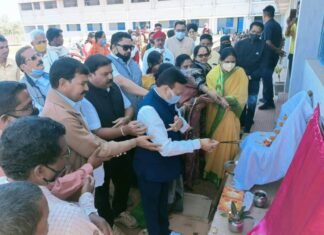 स्वामी आत्मानंद स्कूल में बनेगा दो अतिरिक्त कक्ष,निर्माण के लिए हुआ भूमिपूजन स्वामी आत्मानंद स्कूल में बनेगा एक अतिरिक्त कक्ष निर्माण के लिए हुआ भूमिपूजन