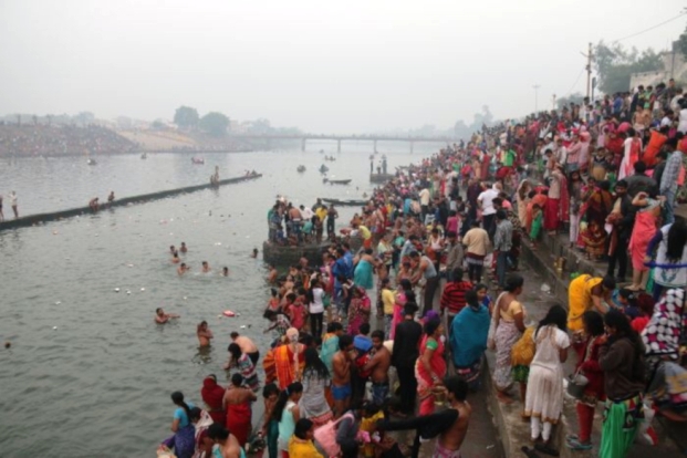 राजिम में माघी पुन्नी मेला आज,त्रिवेणी संगम में स्नान के लिए श्रद्धालुओ की रही भीड़