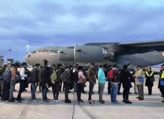 विशेष नागरिक उड़ानों द्वारा युक्रेन से अब तक 17 हजार 4 सौ से अधिक भारतीय आए विशेष नागरिक उड़ानों द्वारा युक्रेन से अब तक 17 हजार 4 सौ से अधिक भारतीय आए